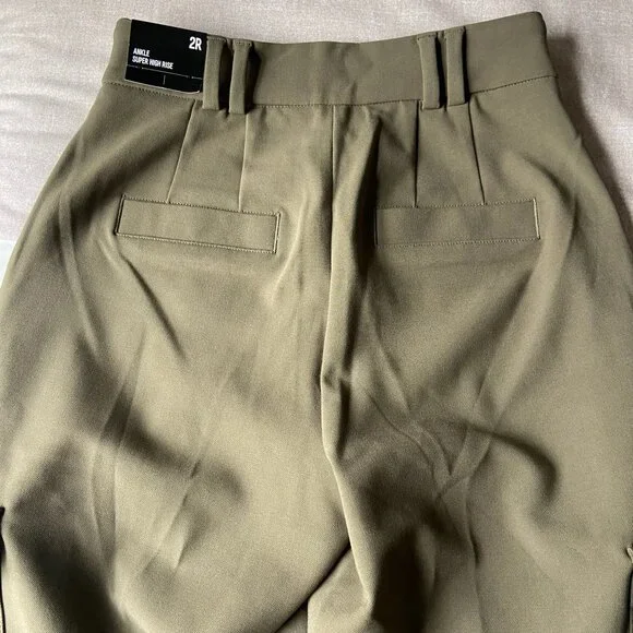 NWT Express Ankle Super High Rise Pants Pleated Women’s Cargo Sz 2R - Picture 8 of 8